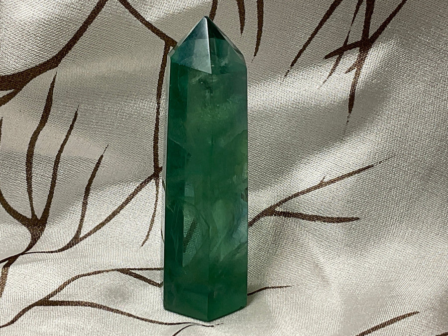 Fluoritt grønn, tårn 5-6cm - Sacha Hudpleie