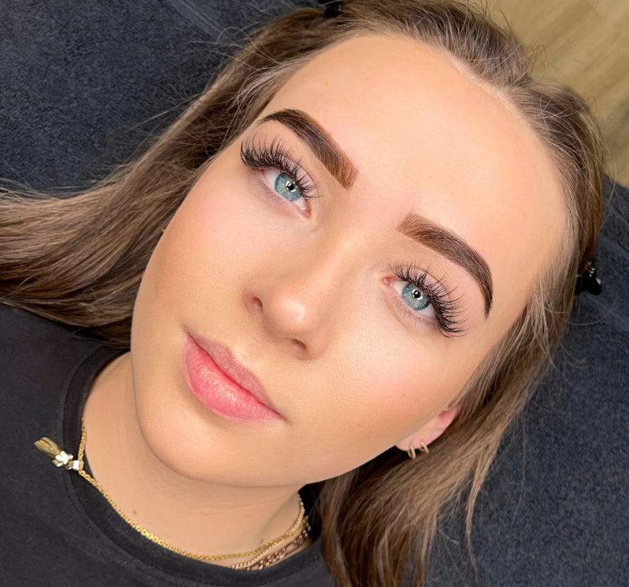 Henna Brows + Tråd ansikt hårfjerning