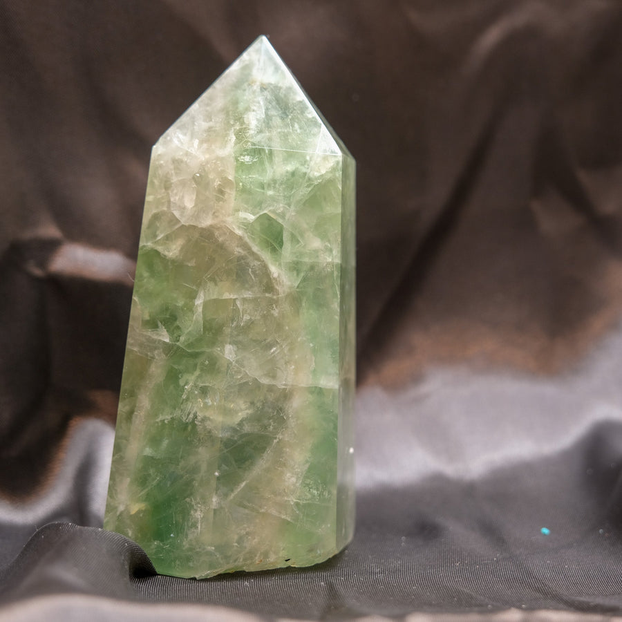 Fluoritt grønn krystall XLarge 539g!! - Sacha Hudpleie