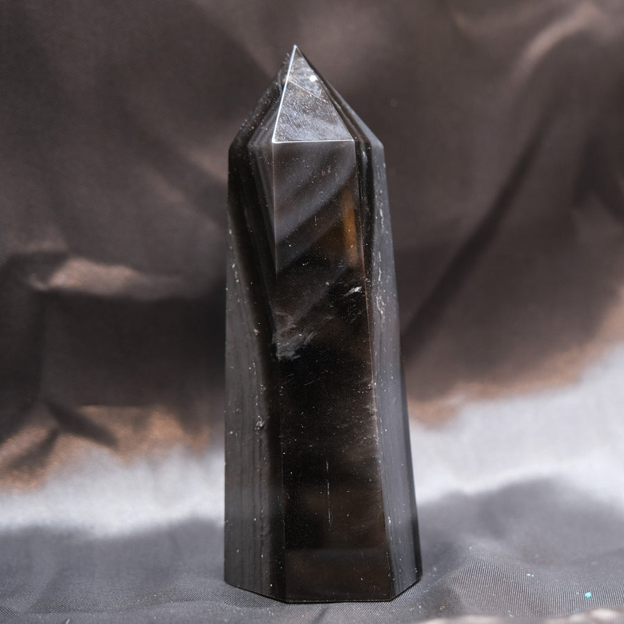 Obsidian Krystall på 200 gram 11 cm L - Sacha Hudpleie