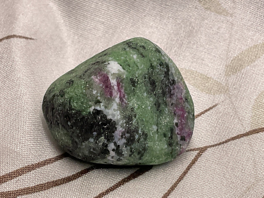 Ruby zoisite (Anyolite), Naturlig ca 3cm - Sacha Hudpleie